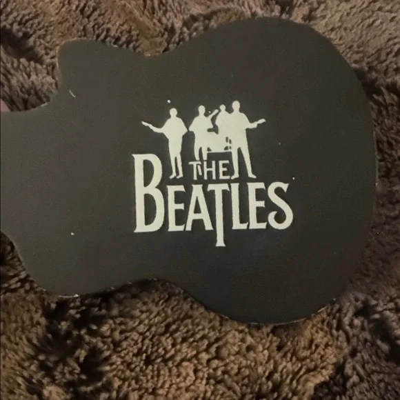 The Beatles Apple Corps Ltd. watch in its original wooden guitar-shaped case. - Picture 3 of 10